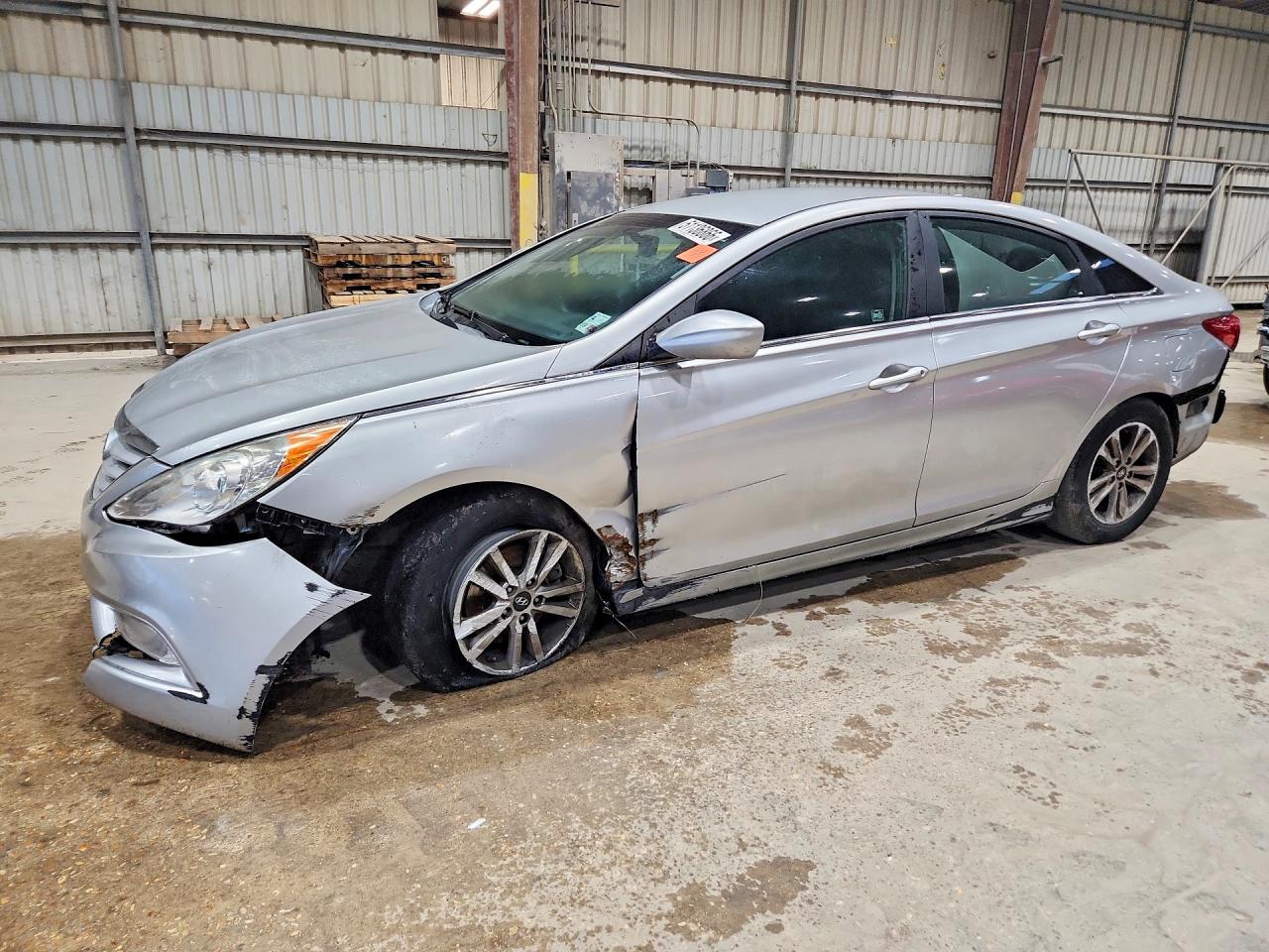 Salvage Hyundai SONATA Image