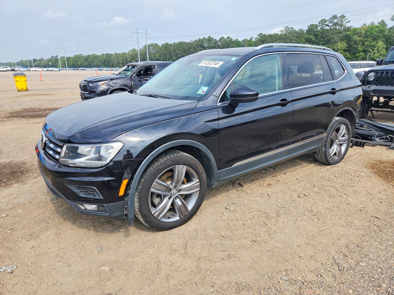 Salvage Volkswagen Tiguan Image