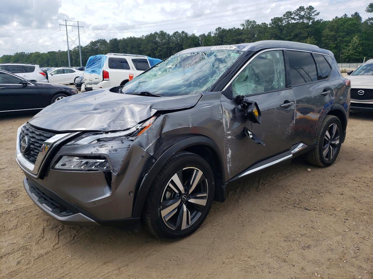 Salvage Nissan Rogue Image