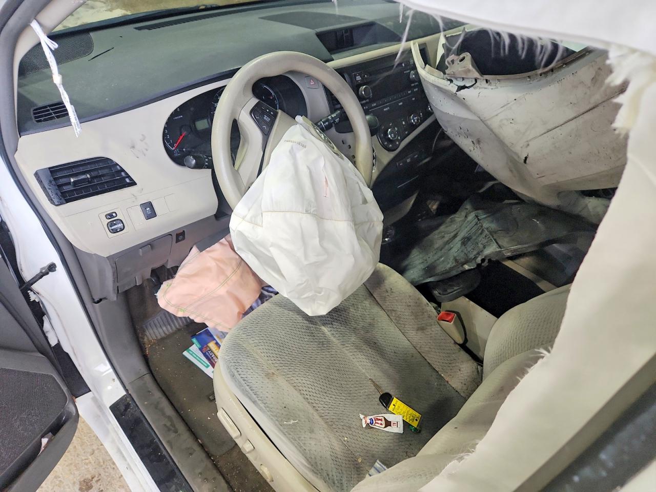 Toyota Sienna Le