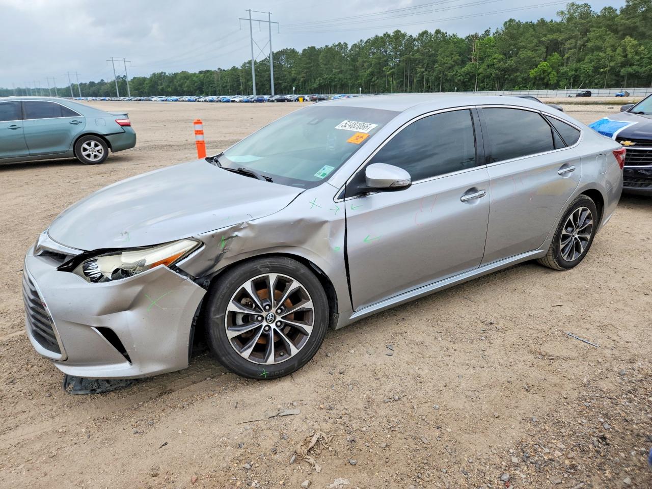 Salvage Toyota Avalon Image