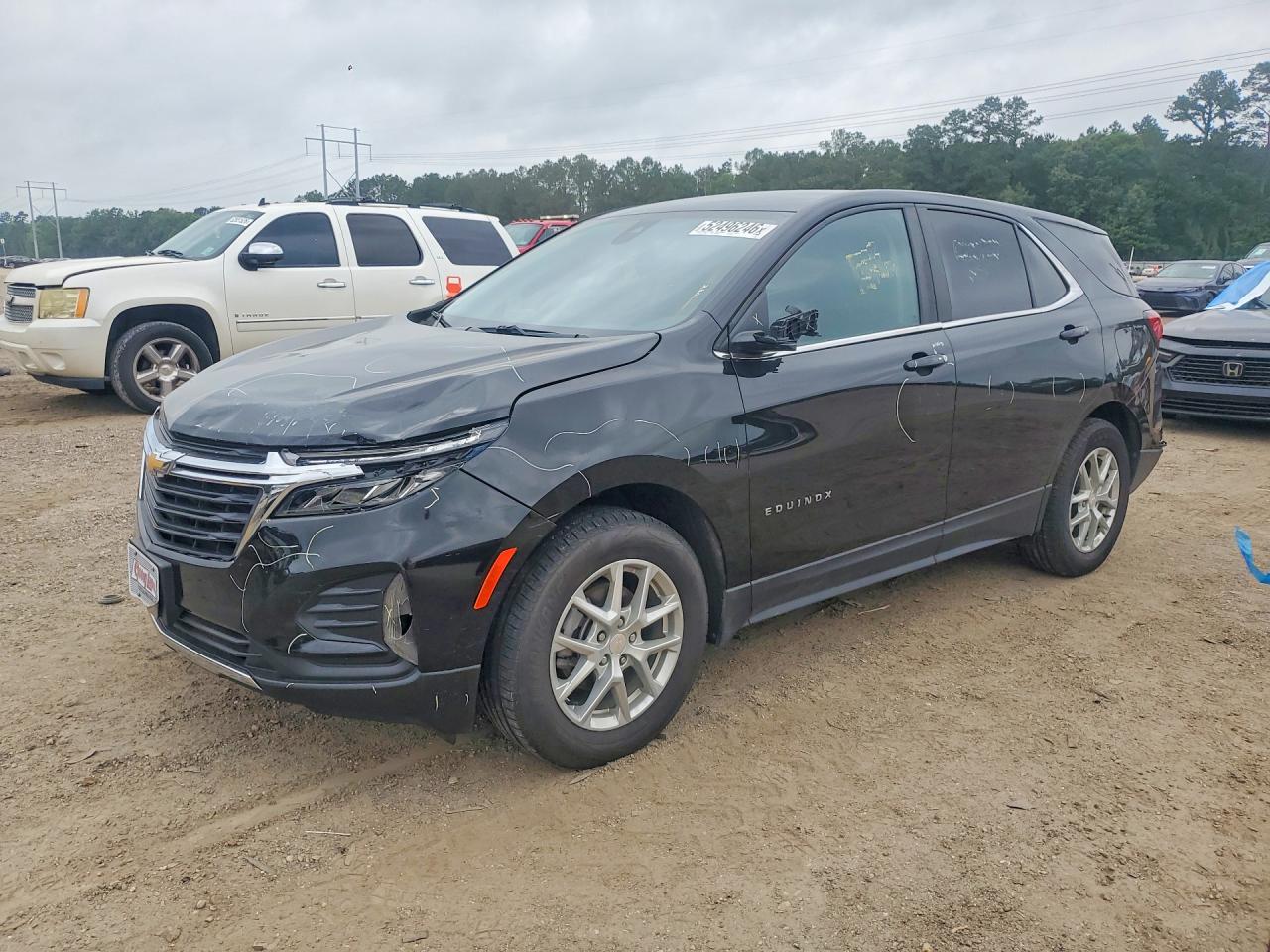 Salvage Chevrolet Equinox Image
