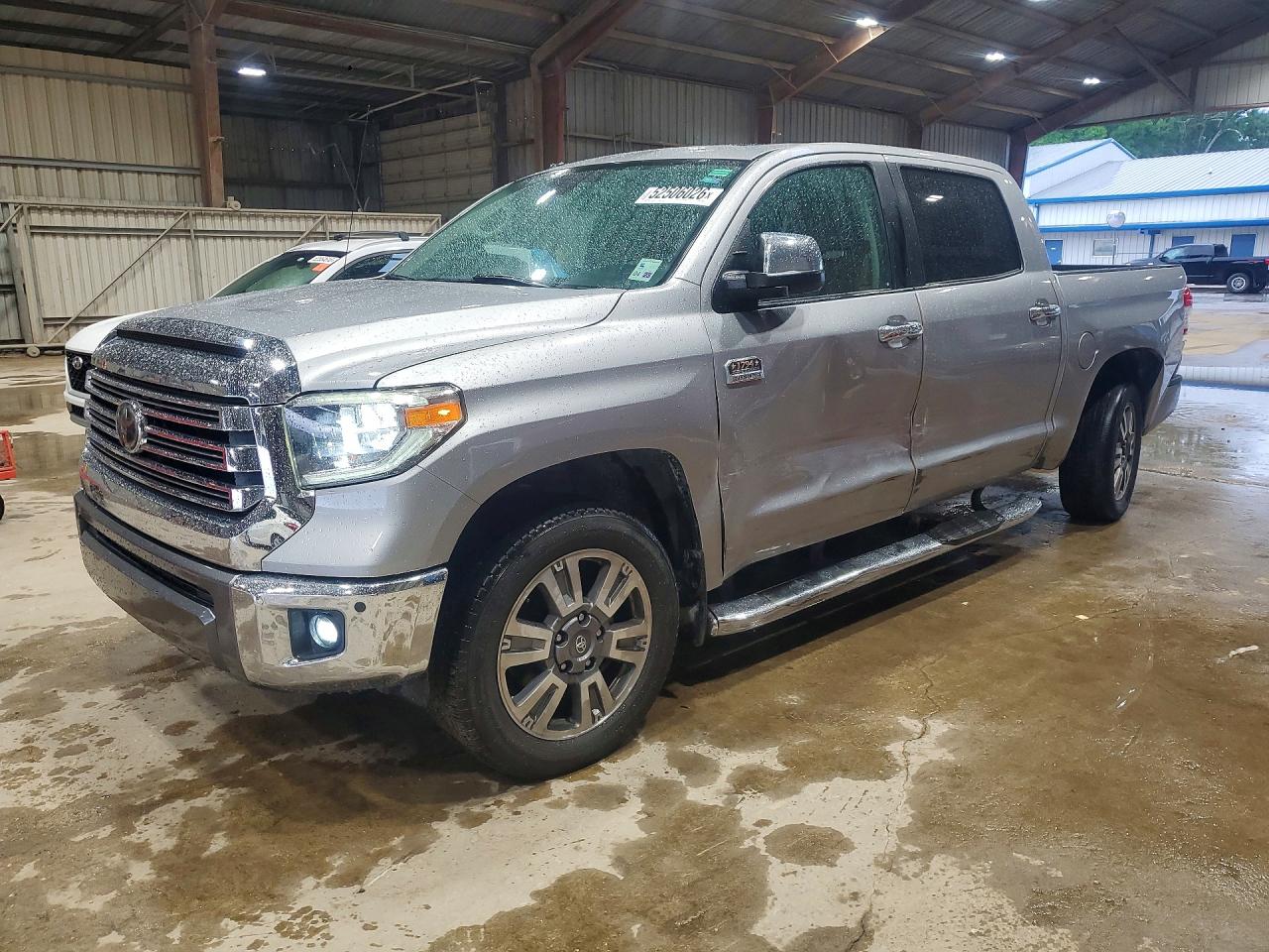 Salvage Toyota Tundra Image