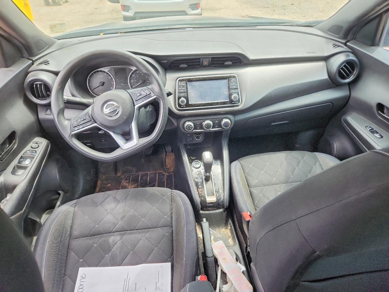 Nissan Kicks S