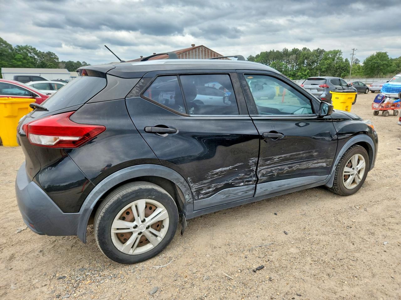 Nissan Kicks S