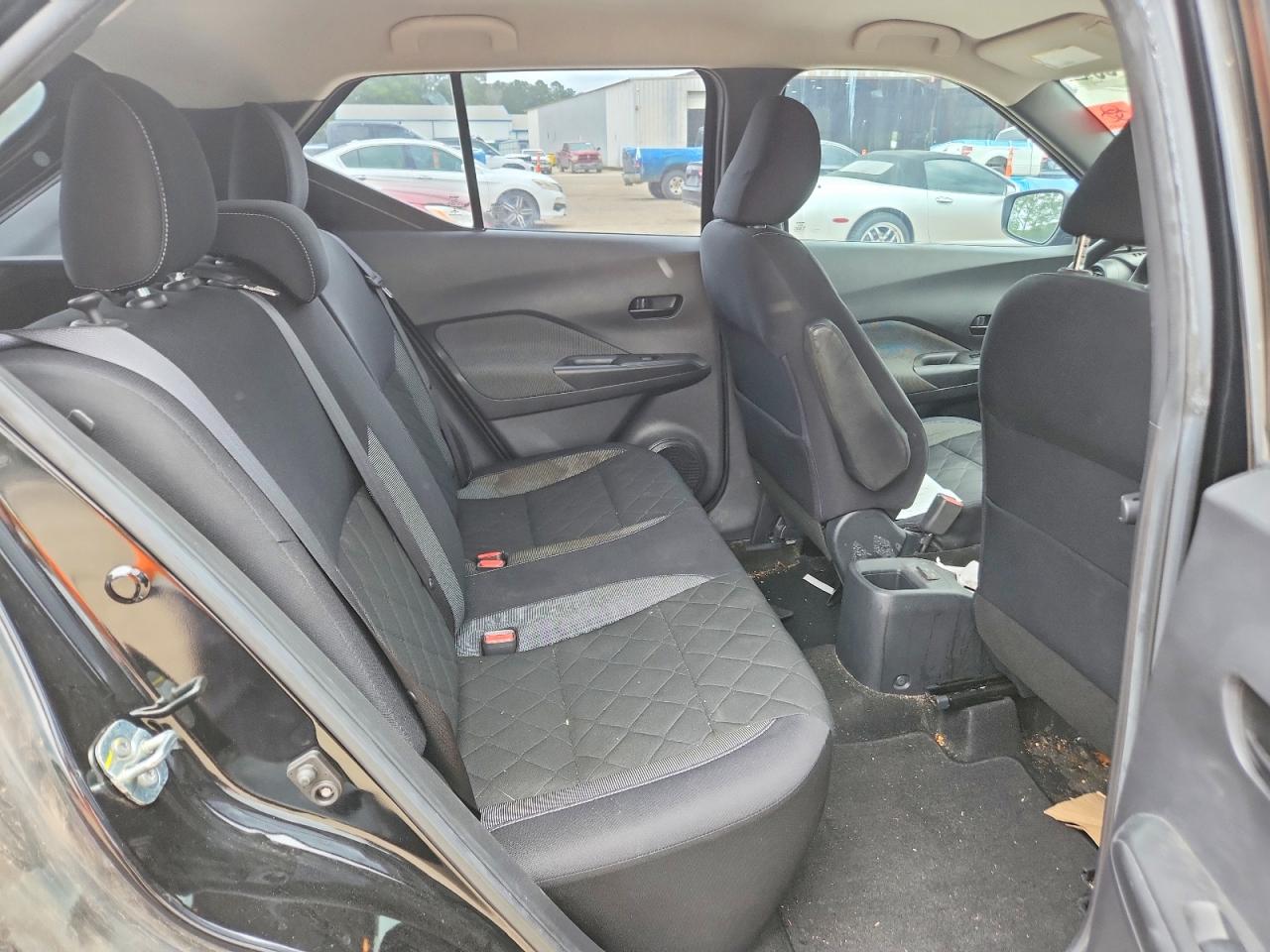 Nissan Kicks S