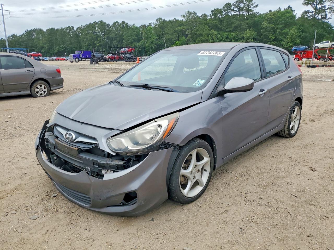 Salvage Hyundai ACCENT Image