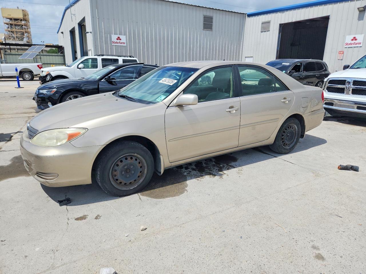 Salvage Toyota Camry Image