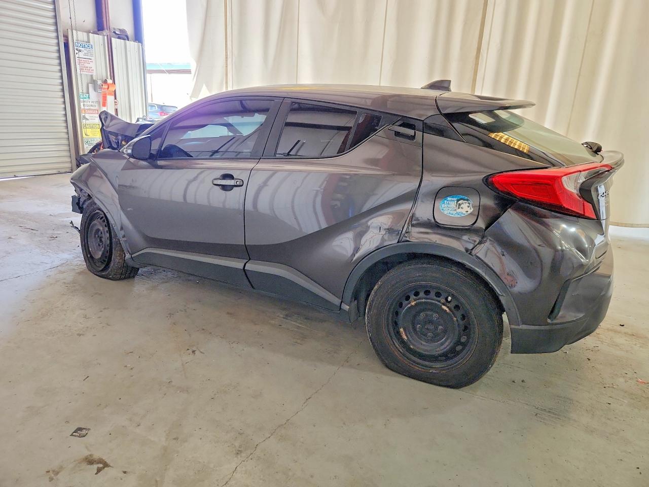 Toyota C-hr Le Le
