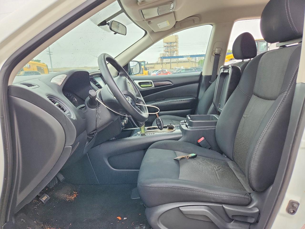 Nissan Pathfinder S