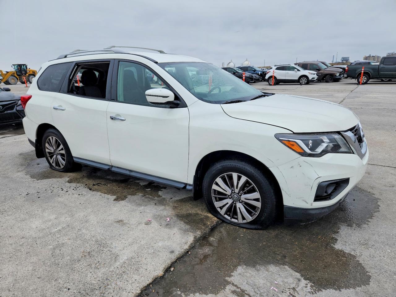 Nissan Pathfinder S