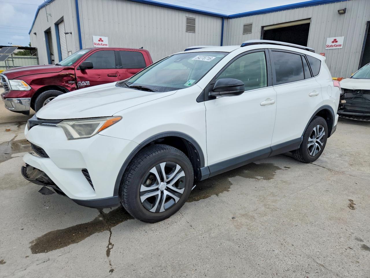 Salvage Toyota RAV4 Image