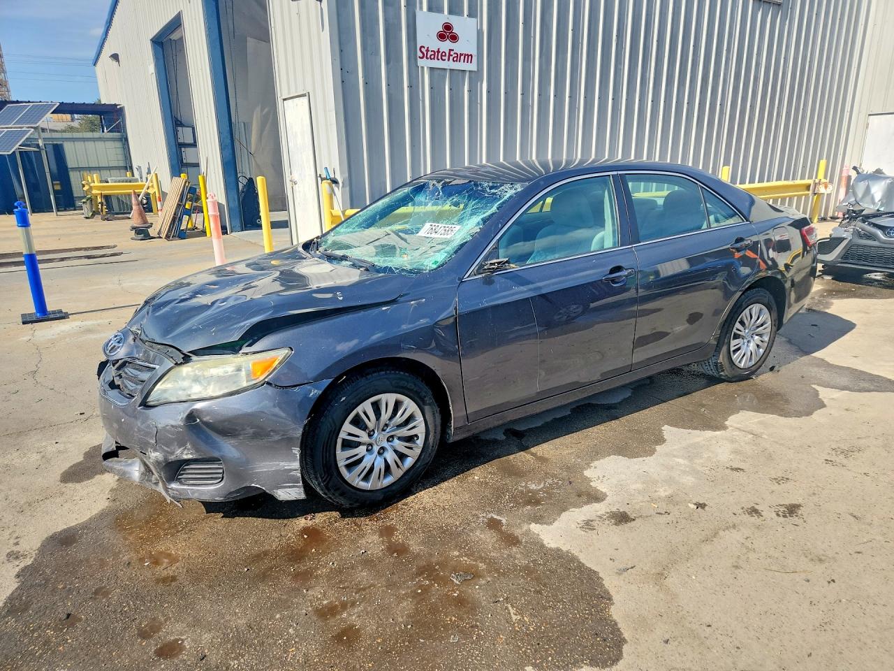 Salvage Toyota Camry Image