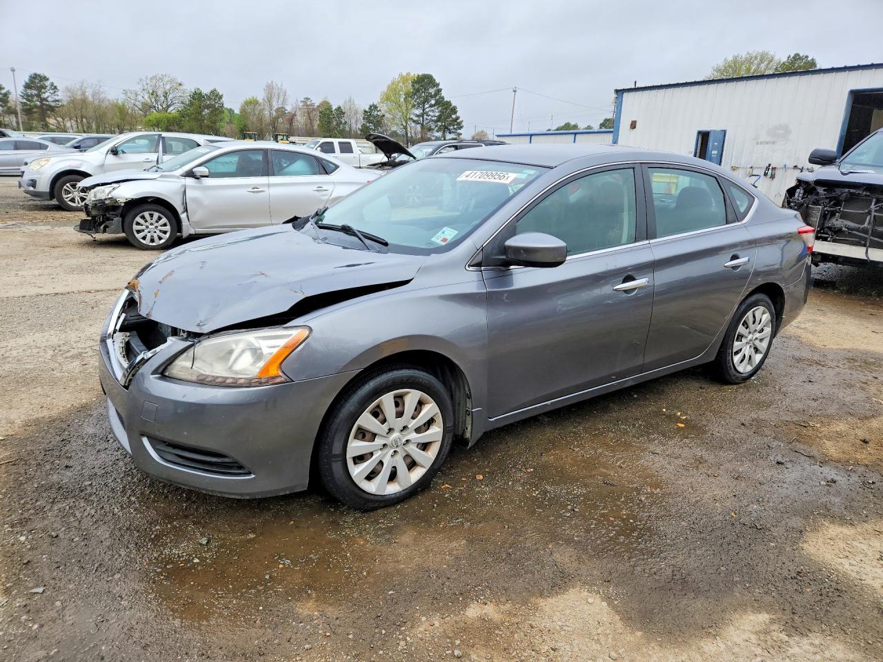 Salvage Nissan Sentra Image