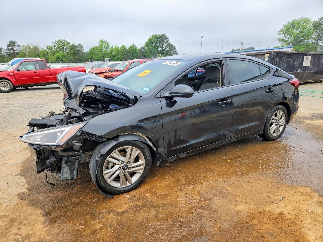 Salvage Hyundai ELANTRA Image