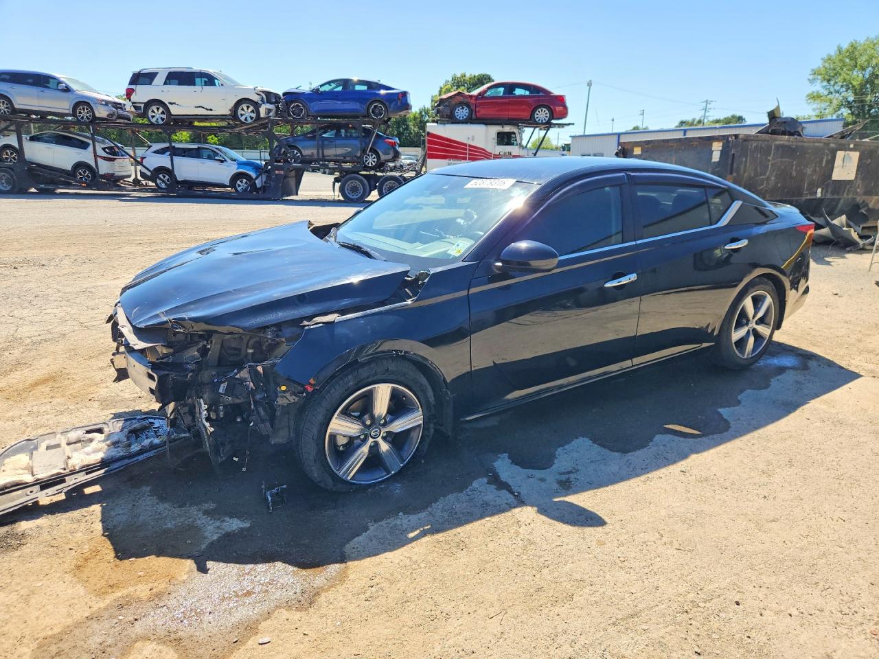 Salvage Nissan Altima Image