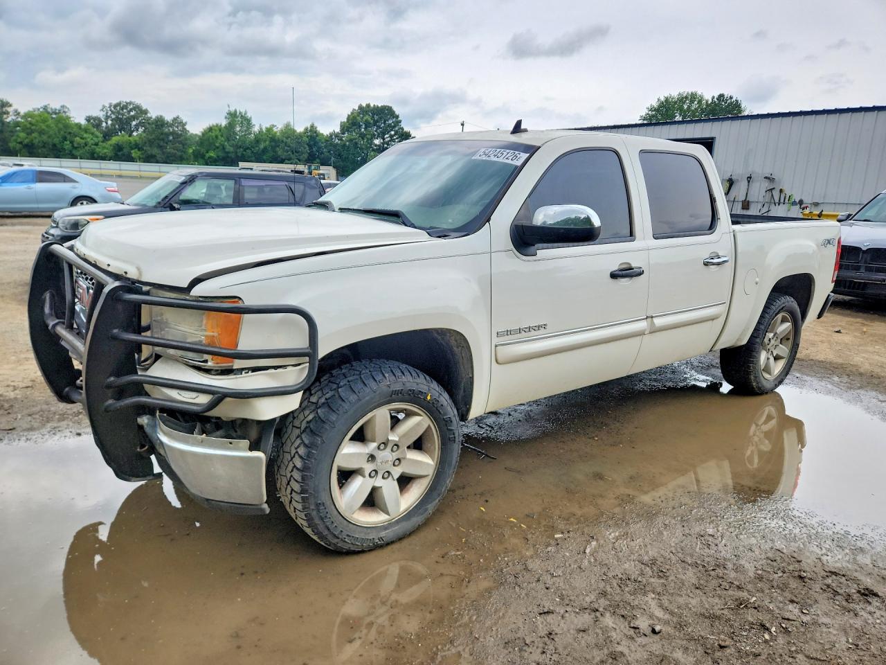 Salvage GMC Sierra Image