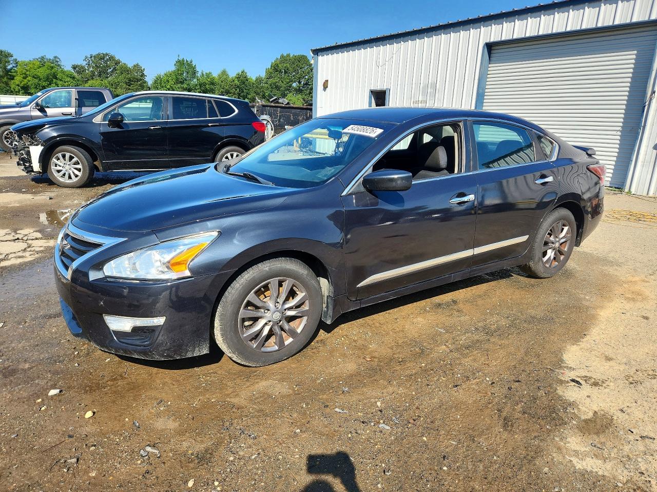 Salvage Nissan Altima Image