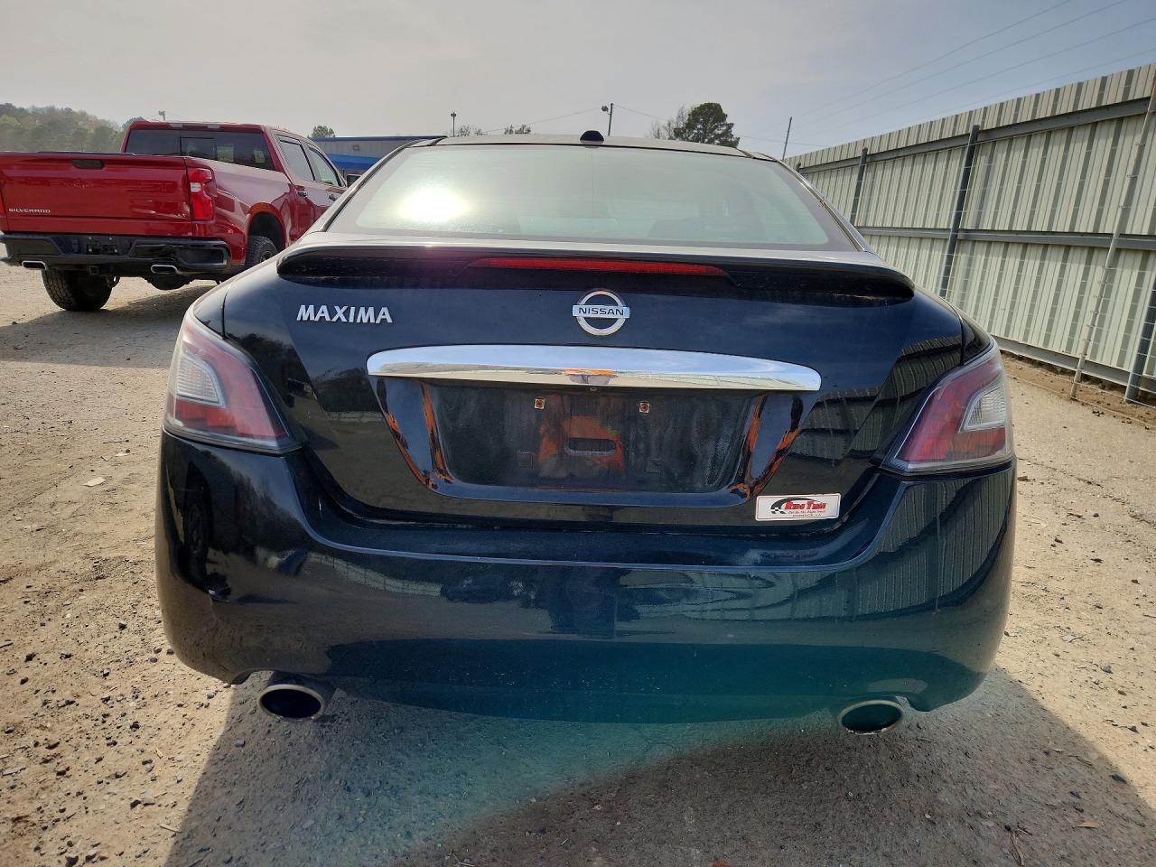 Nissan Maxima S