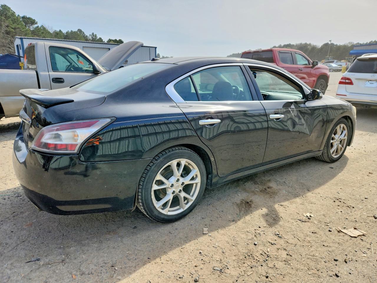 Nissan Maxima S
