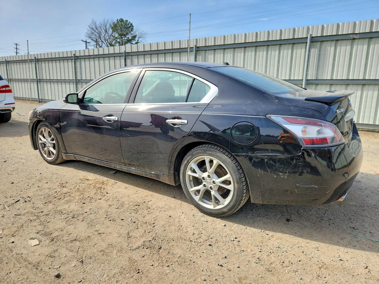 Nissan Maxima S