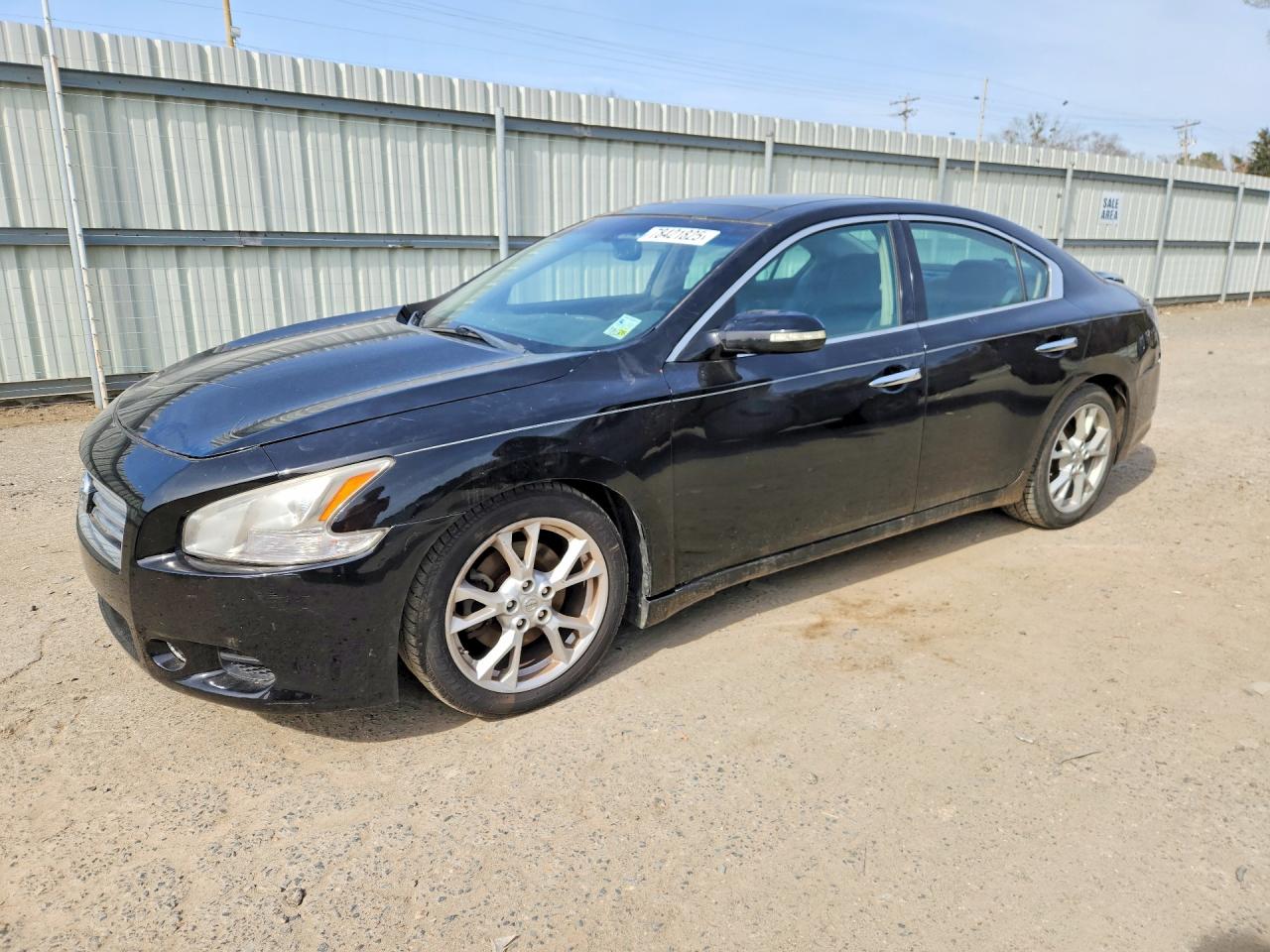 Salvage Nissan Maxima Image