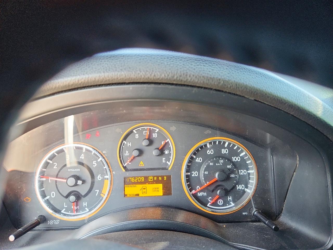 Nissan Armada Sl