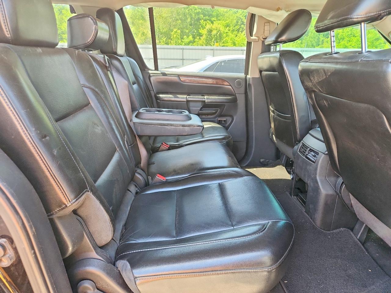 Nissan Armada Sl