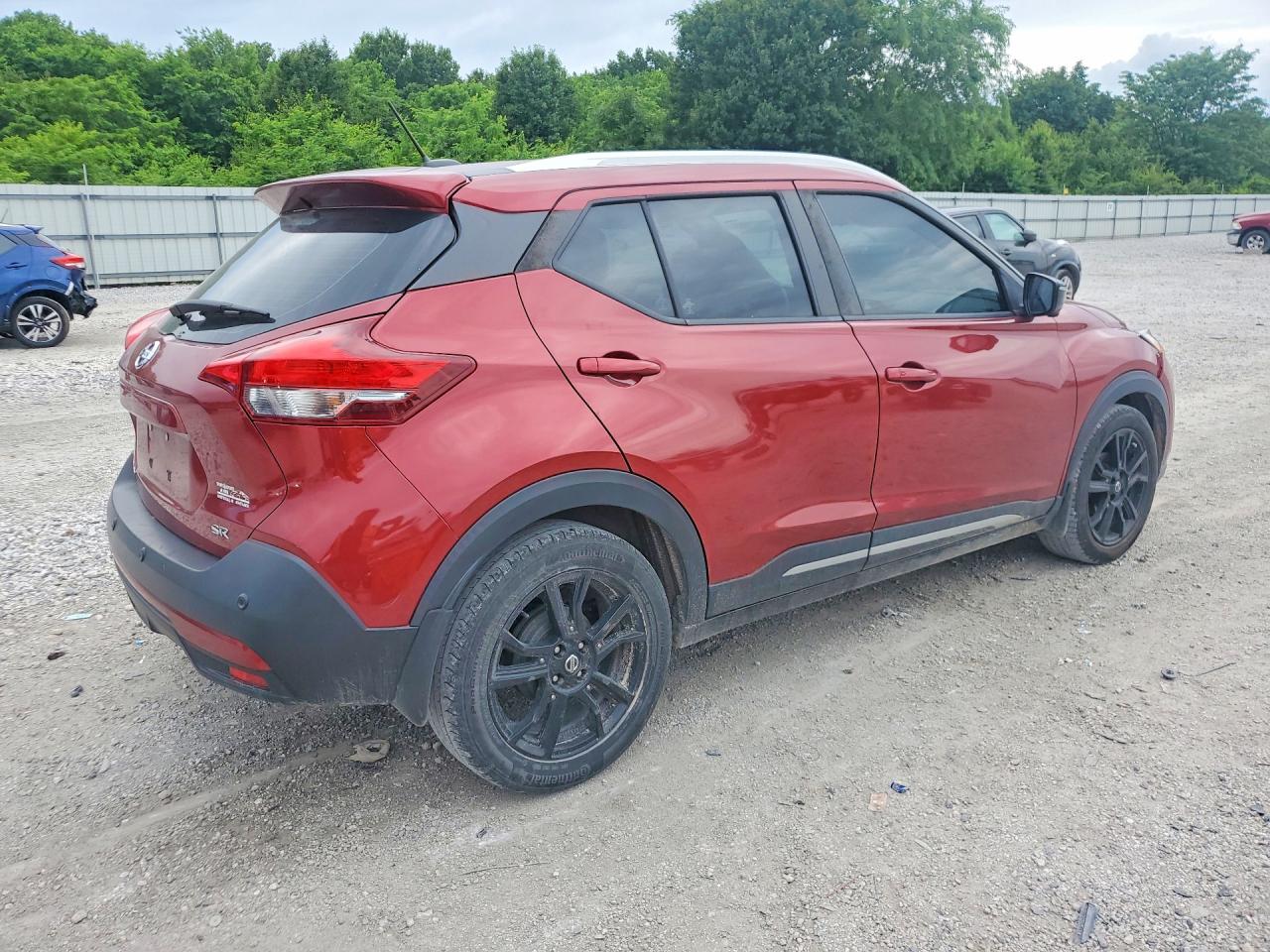 Nissan Kicks Sr