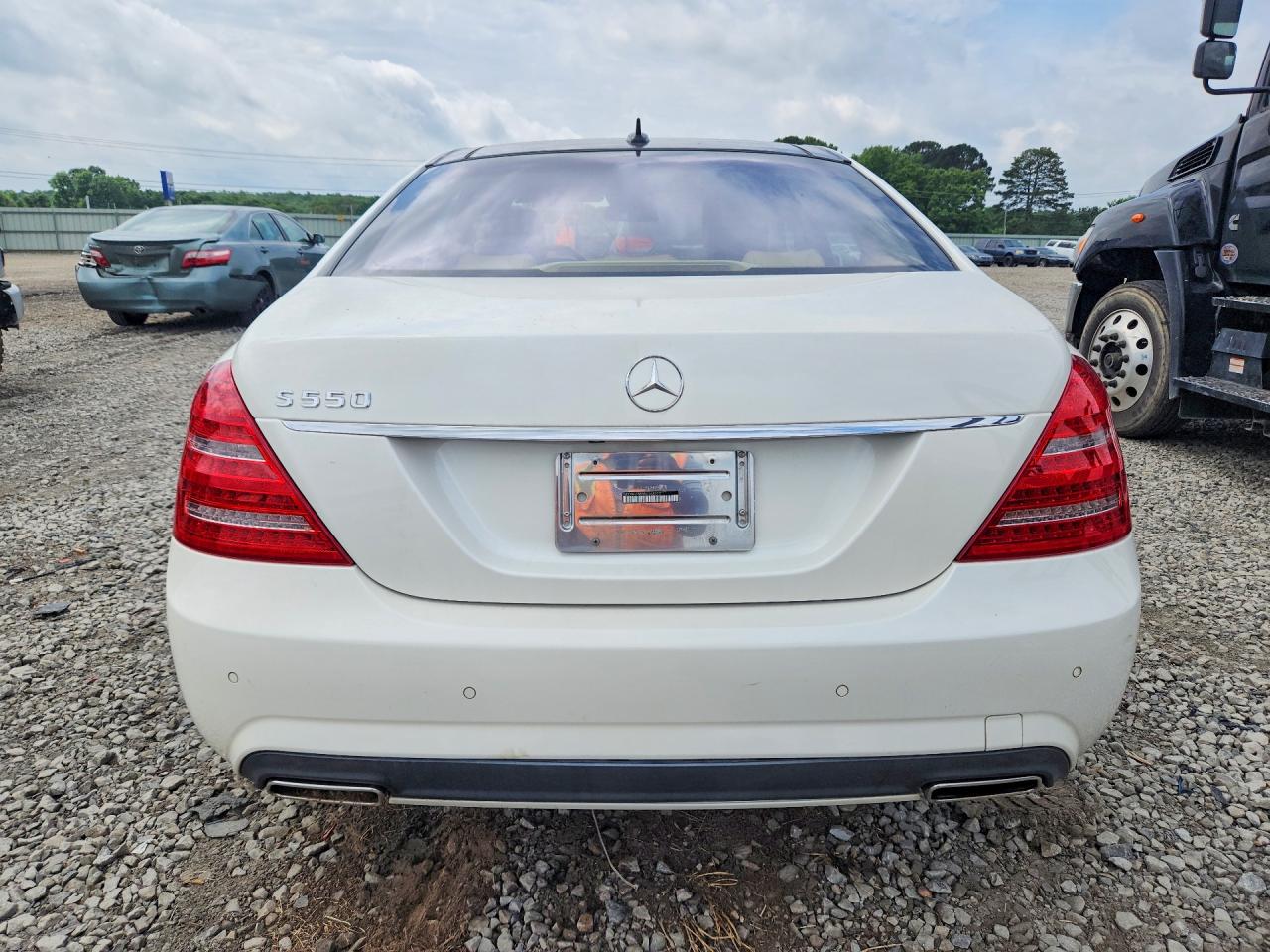 Mercedes-Benz S-Class 550