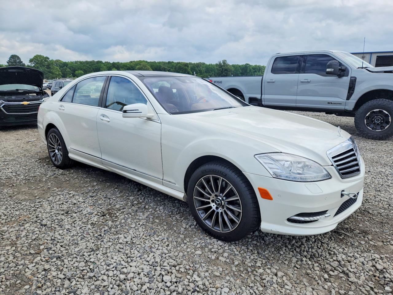 Mercedes-Benz S-Class 550