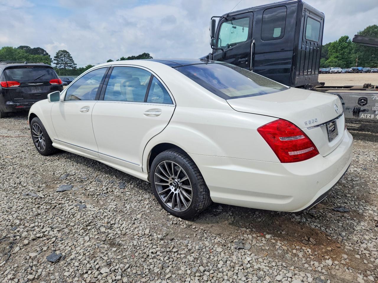 Mercedes-Benz S-Class 550
