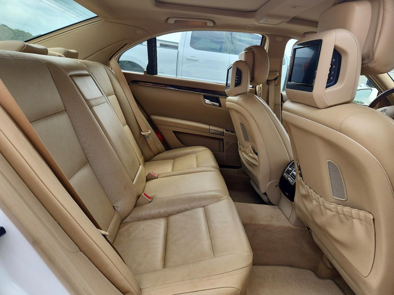 Mercedes-Benz S-Class 550