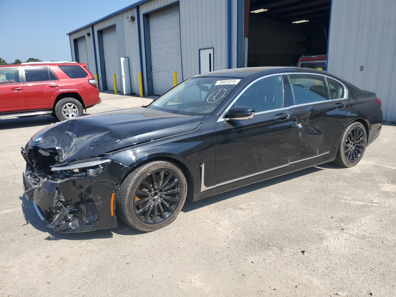 Salvage BMW 7 Series Image
