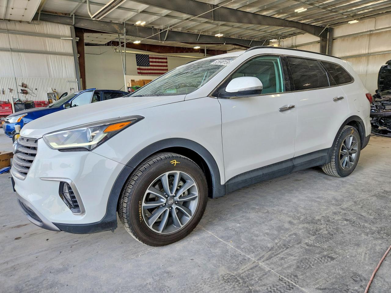 Salvage Hyundai SANTA FE Image