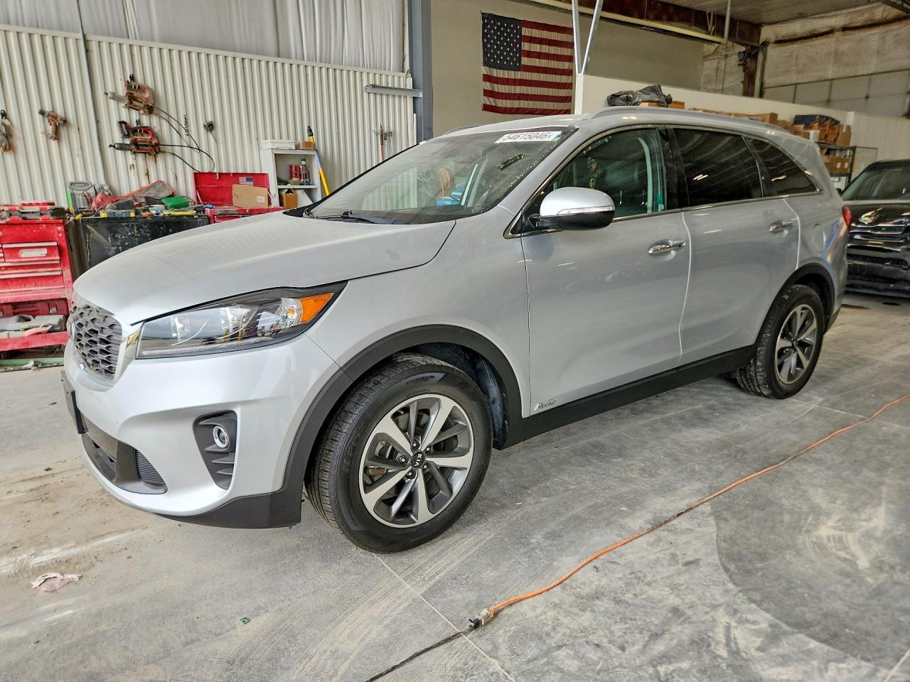 Salvage Kia Sorento Image
