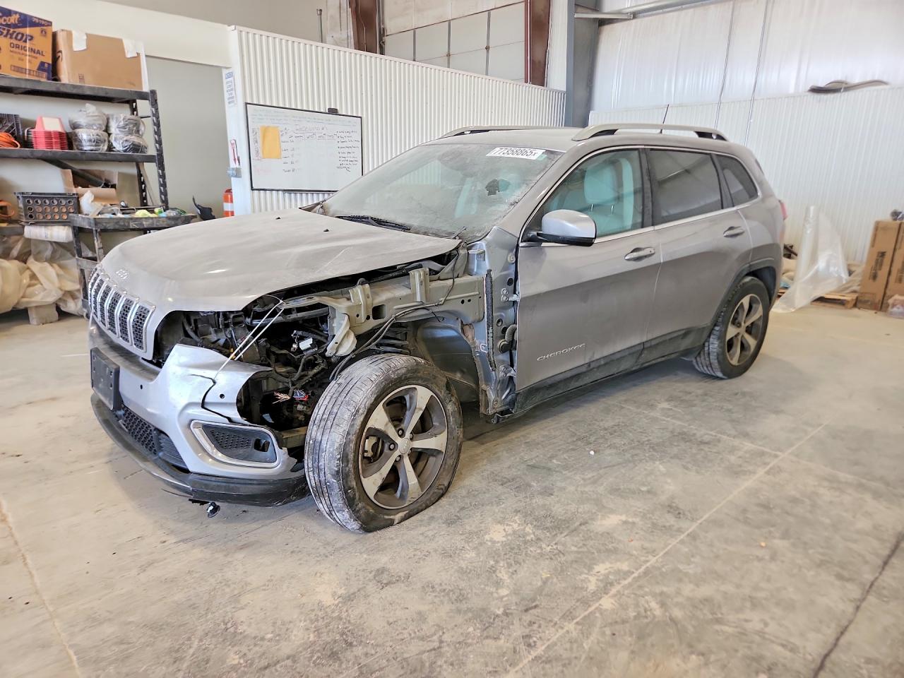 Salvage Jeep Grand Cherokee Image