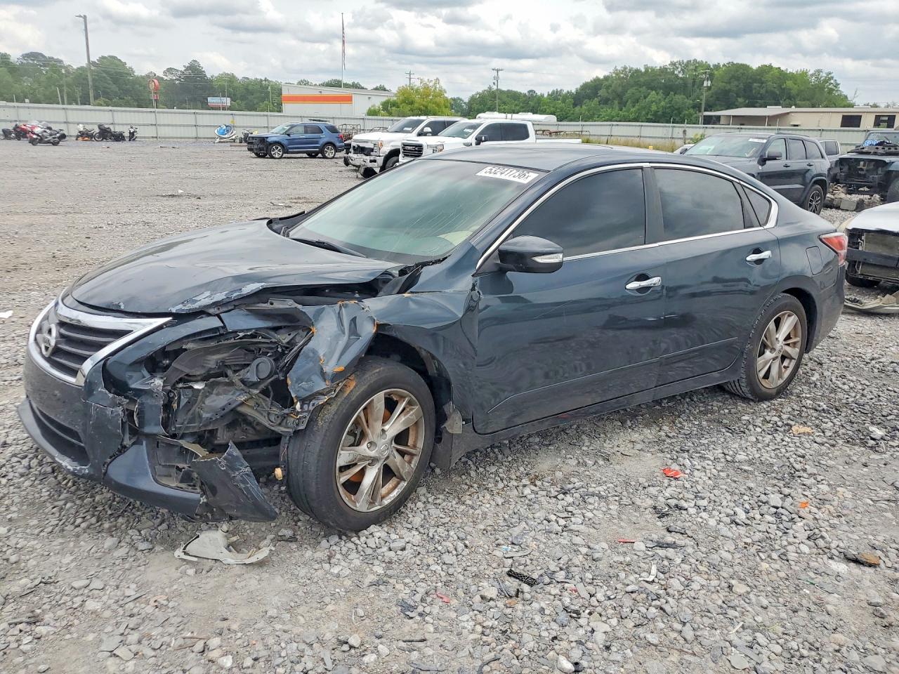 Salvage Nissan Altima Image