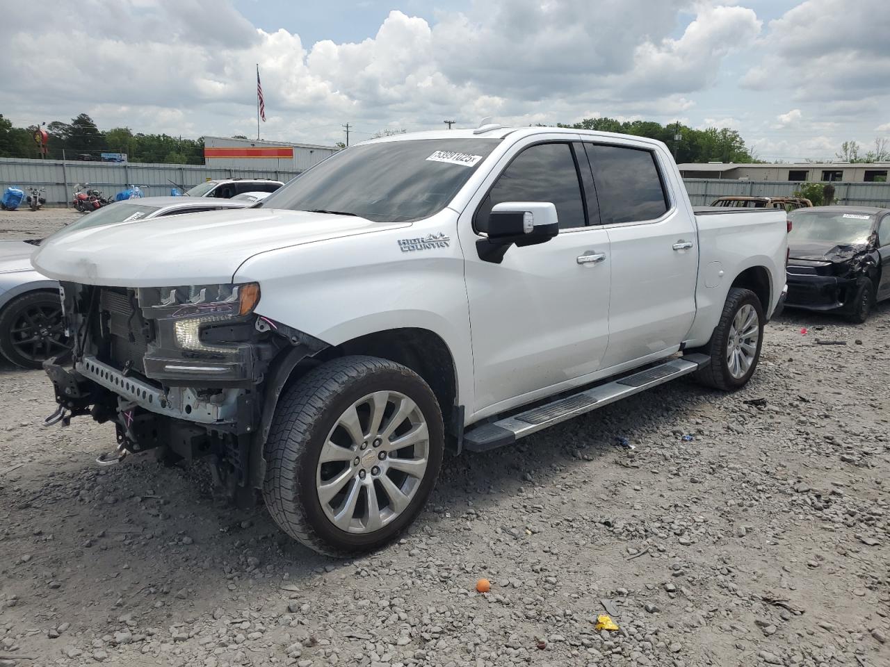 Salvage Chevrolet Silverado Image