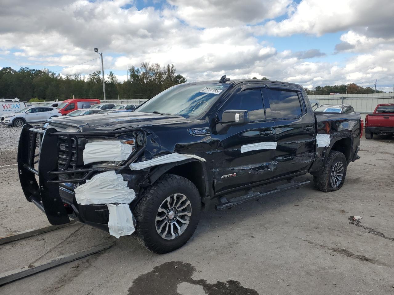Salvage GMC Sierra Image
