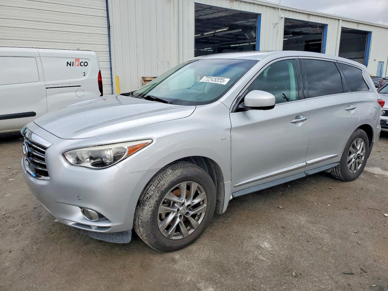 Salvage INFINITI Qx Image