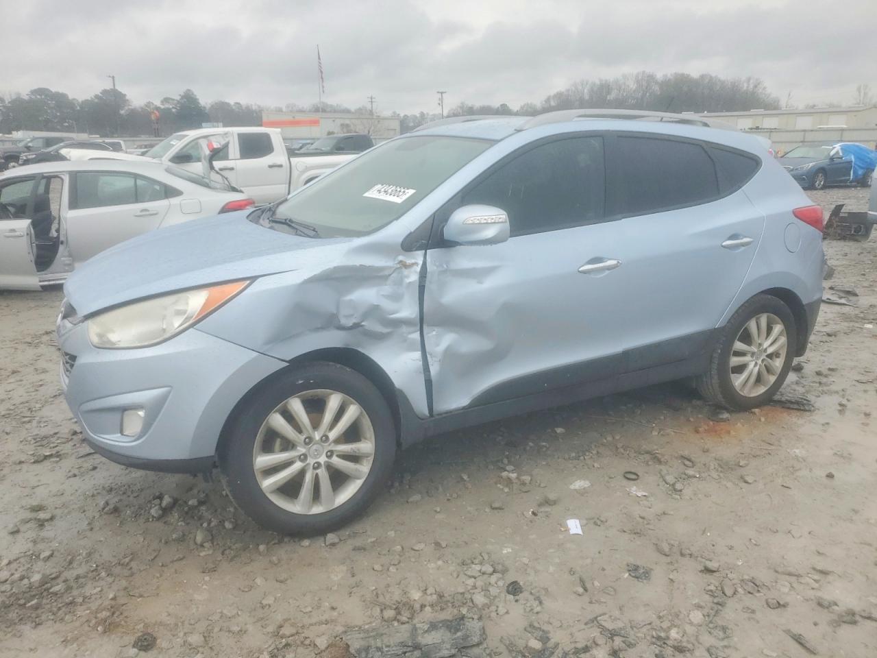 Salvage Hyundai TUCSON Image