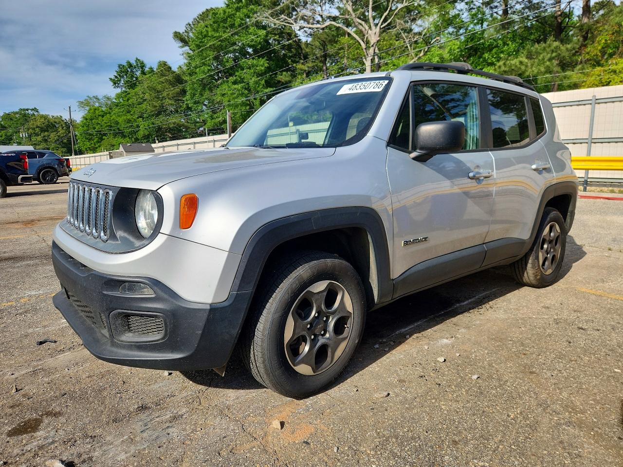 Salvage Jeep Renegade Image