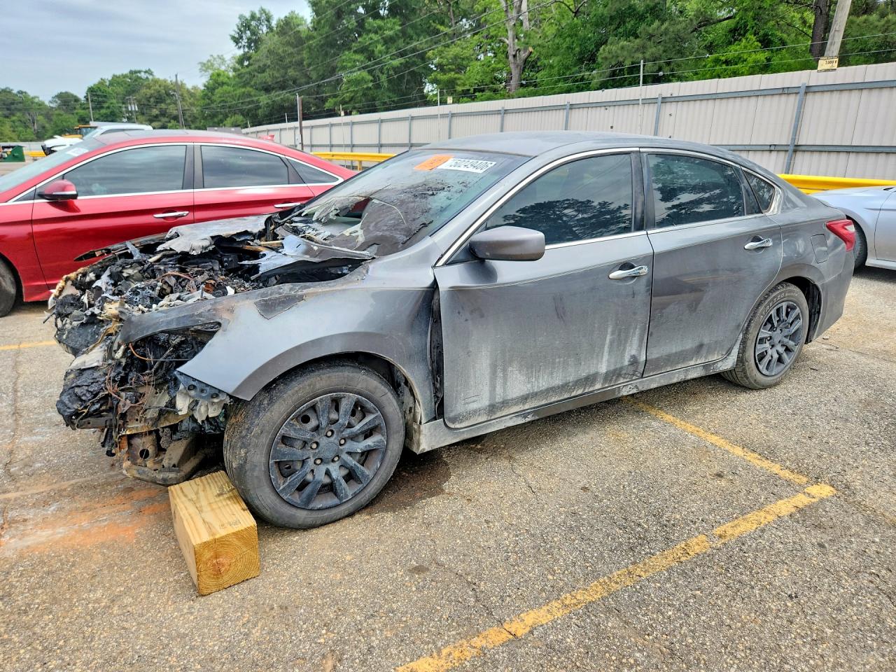 Salvage Nissan Altima Image
