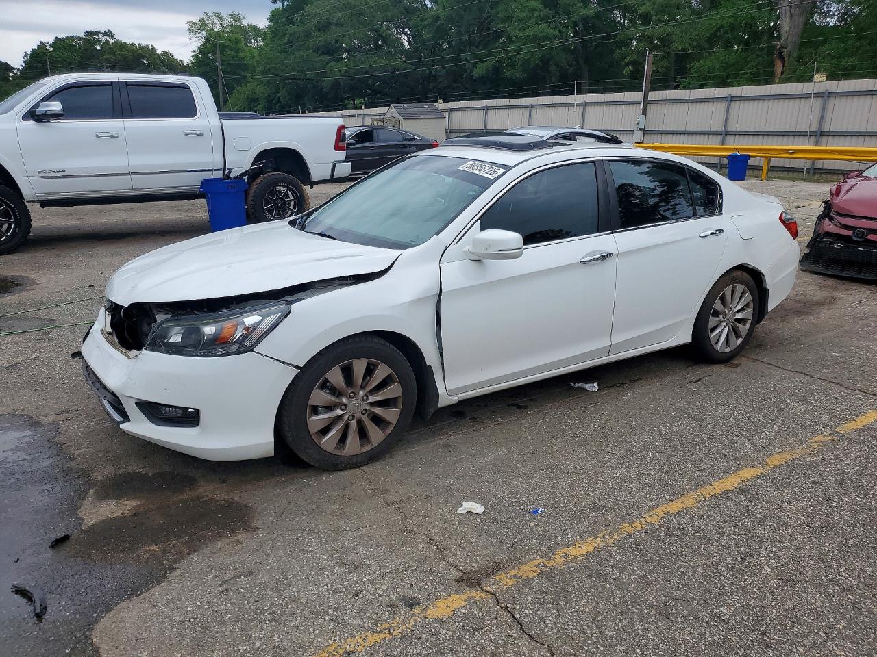 Salvage Honda Accord Image