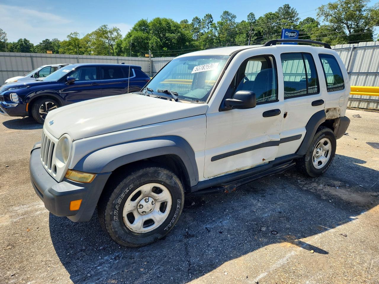 Salvage Jeep Liberty Image