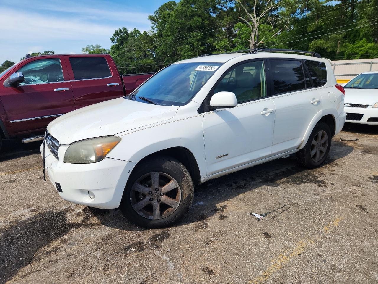 Salvage Toyota RAV4 Image