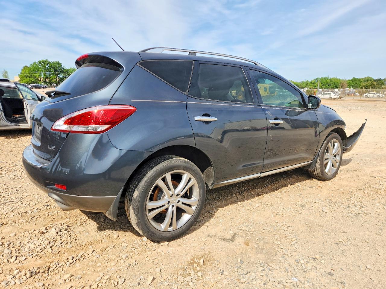Nissan Murano S