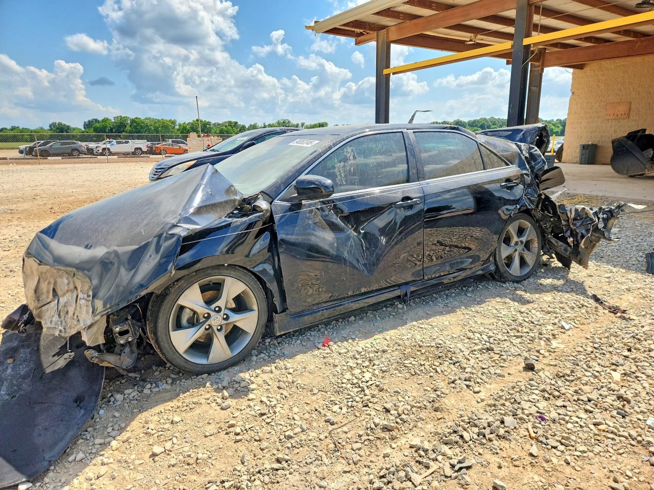 Salvage Toyota Camry Image