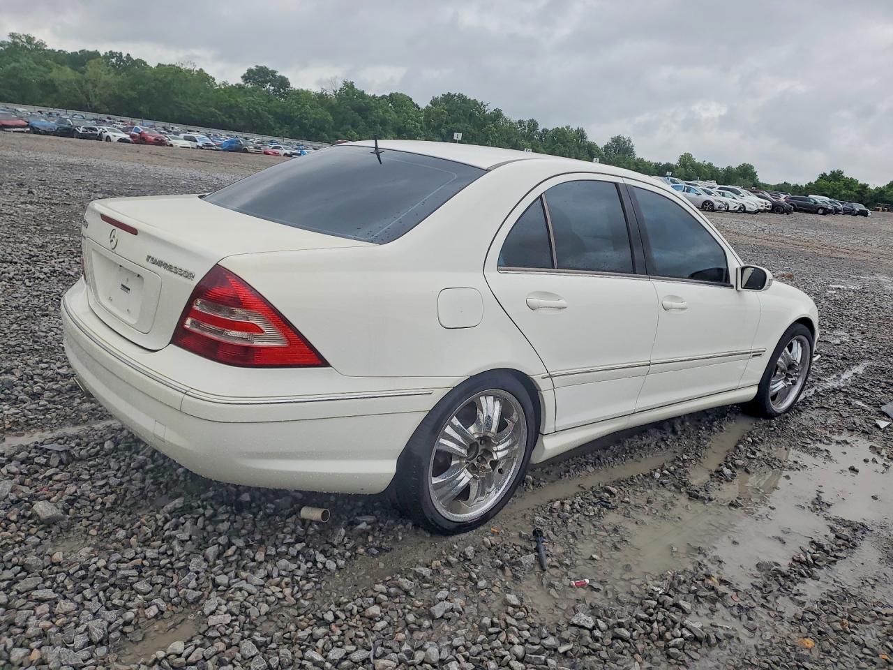 Mercedes-Benz 230-class